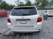 ✅ 2010 Toyota Highlander Sport • VIN: 5TDXK3EH4AS003555 • Lot: 42219422. Wystawiony na IAAI z przebiegiem 209 916 mil. Bezpłatny archiwum sprzedaży aukcyjnych z USA i szczegółowy raport historii pojazdu na DreamBid. Zdjęcie 16.