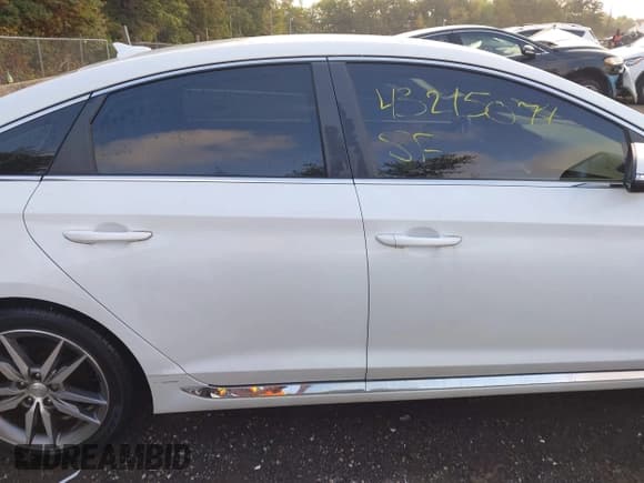 ✅ 2017 Hyundai Sonata Sport • VIN: 5NPE34AB2HH528688 • Lot: 43215074. Listed on IAAI with 167,062 mi. Free auction sales archive from the USA and detailed vehicle history report at DreamBid. Image 13.