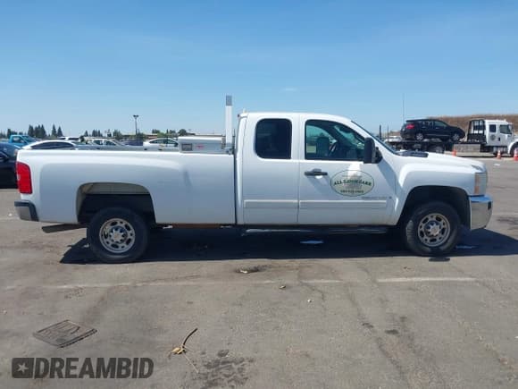 ✅ 2008 Chevrolet Silverado 2500HD 1LT • VIN: 1GCHK29K88E214195 • Lot: 42606508. Wystawiony na IAAI z przebiegiem 144 506 mil. Bezpłatny archiwum sprzedaży aukcyjnych z USA i szczegółowy raport historii pojazdu na DreamBid. Zdjęcie 13.