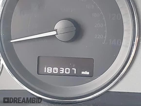 ✅ 2008 Jeep Commander Limited • VIN: 1J8HG58N68C124949 • Lot: 40725093. Listed on IAAI with 180,307 mi. Free auction sales archive from the USA and detailed vehicle history report at DreamBid. Image 16.