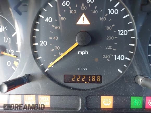 ✅ 2003 Mercedes-Benz M 350 • VIN: 4JGAB57E23A439529 • Lot: 43908675. Listed on IAAI with 222,188 mi. Free auction sales archive from the USA and detailed vehicle history report at DreamBid. Image 7.