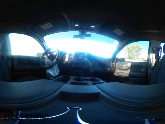 2021 Chevrolet Silverado 1500 Custom Trail Boss z VIN 1GCPYCEF4MZ263535, wystawiony jako IAAI lot #43104326 z przebiegiem 65 435 mil mil oraz . Historia ofert i sprzedaży dostępna na DreamBid. Obrazek 18.