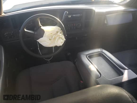 2006 Chevrolet Silverado 1500 LS z VIN 1GCEK19V06Z192917, wystawiony jako Copart lot #86732914 z przebiegiem 237 082 mil mil oraz Szkoda całkowita • Salvage title. Historia ofert i sprzedaży dostępna na DreamBid. Obrazek 8.