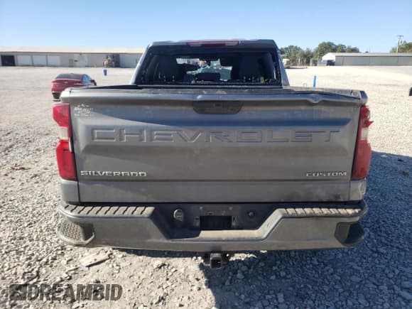 ✅ 2021 Chevrolet Silverado 1500 Custom • VIN: 3GCPYBEK5MG212584 • Lot: 76586164. Wystawiony na Copart z przebiegiem 107 432 mil. Bezpłatny archiwum sprzedaży aukcyjnych z USA i szczegółowy raport historii pojazdu na DreamBid. Zdjęcie 6.