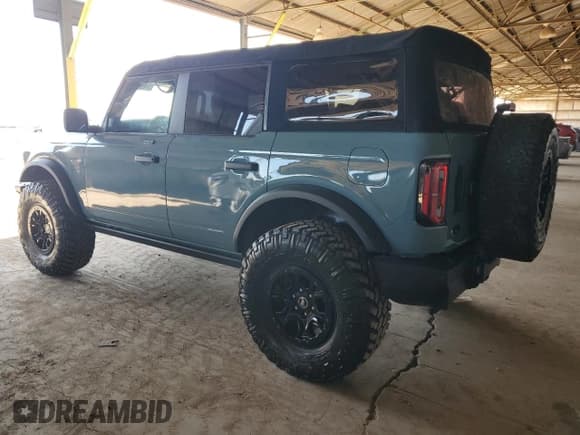 ✅ 2023 Ford Bronco • VIN: 1FMEE5DP3PLA85674 • Lot: 54697645. Wystawiony na Copart z przebiegiem 16 548 mil. Bezpłatny archiwum sprzedaży aukcyjnych z USA i szczegółowy raport historii pojazdu na DreamBid. Zdjęcie 2.