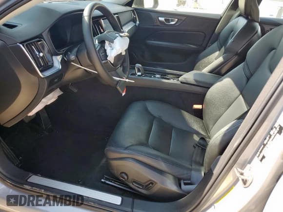 ✅ 2024 Volvo S60 Core Dark Theme • VIN: 7JRL12FK4RG321432 • Lot: 84914635. Listed on Copart with 25,401 mi. Free auction sales archive from the USA and detailed vehicle history report at DreamBid. Image 7.