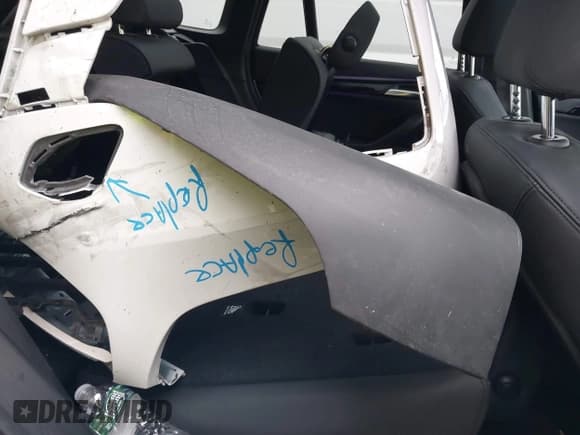 ✅ 2022 BMW X1 xDrive28i • VIN: WBXJG9C0XN5V37052 • Lot: 43208428. Wystawiony na IAAI z przebiegiem 65 298 mil. Bezpłatny archiwum sprzedaży aukcyjnych z USA i szczegółowy raport historii pojazdu na DreamBid. Zdjęcie 8.