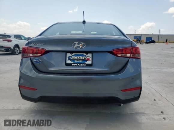 2020 Hyundai Accent Limited z VIN 3KPC34A69LE109650, wystawiony jako Copart lot #61508395 z przebiegiem Nie podano mil oraz Szkoda całkowita • Salvage title. Historia ofert i sprzedaży dostępna na DreamBid. Obrazek 6.