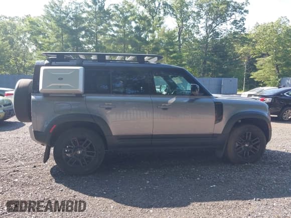 ✅ 2023 Land Rover Defender S • VIN: SALEJ7EXXP2205706 • Lot: 42605757. Listed on IAAI with 7,538 mi. Free auction sales archive from the USA and detailed vehicle history report at DreamBid. Image 13.