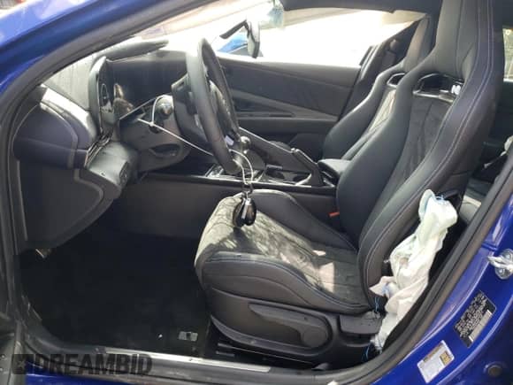 ✅ 2024 Hyundai Elantra • VIN: KMHLW4DK0RU020913 • Lot: 67839434. Listed on Copart with 2,546 mi miles. Access the free auction sales archive from the USA and view a detailed vehicle history report at DreamBid. Image 7.