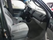 ✅ 2011 Toyota Tacoma PreRunner • VIN: 5TFJU4GN6BX006381 • Lot: 42974005. Wystawiony na IAAI z przebiegiem 120 480 mil. Bezpłatny archiwum sprzedaży aukcyjnych z USA i szczegółowy raport historii pojazdu na DreamBid. Zdjęcie 5.