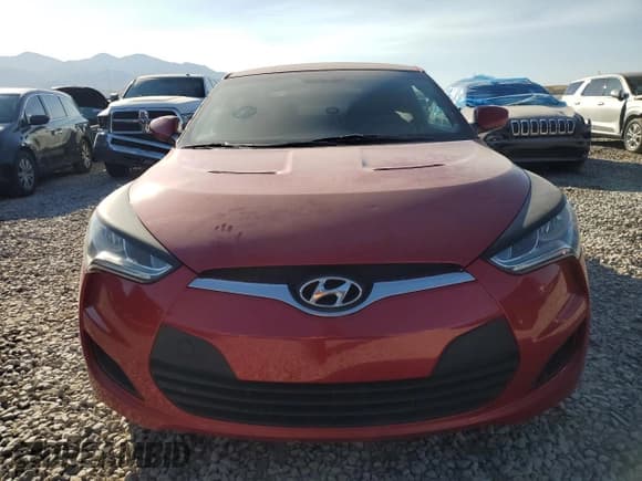 ✅ 2015 Hyundai Veloster • VIN: KMHTC6AD0FU240784 • Lot: 75347744. Wystawiony na Copart z przebiegiem 126 638 mil. Bezpłatny archiwum sprzedaży aukcyjnych z USA i szczegółowy raport historii pojazdu na DreamBid. Zdjęcie 5.