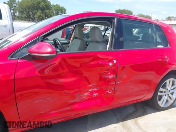 ✅ 2016 Volkswagen Golf TSI SE • VIN: 3VW217AU4GM021535 • Lot: 42871809. Wystawiony na IAAI z przebiegiem 81 466 mil. Bezpłatny archiwum sprzedaży aukcyjnych z USA i szczegółowy raport historii pojazdu na DreamBid. Zdjęcie 6.