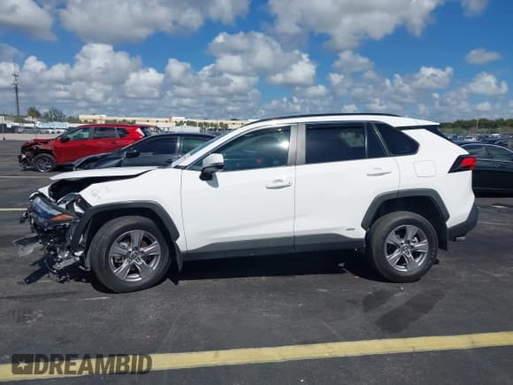 ✅ 2025 Toyota RAV4 Hybrid XLE • VIN: 2T3RWRFV3SW252840 • Lot: 43549057. Listed on IAAI with 68,515 mi. Free auction sales archive from the USA and detailed vehicle history report at DreamBid. Image 15.