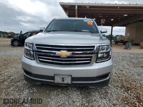 ✅ 2019 Chevrolet Tahoe LS • VIN: 1GNSCAKC1KR203904 • Lot: 61243435. Wystawiony na Copart z przebiegiem Nie podano. Bezpłatny archiwum sprzedaży aukcyjnych z USA i szczegółowy raport historii pojazdu na DreamBid. Zdjęcie 5.