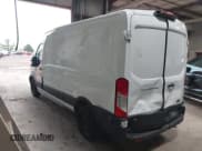 ✅ 2019 Ford Transit • VIN: 1FTBW2CM3KKA10093 • Lot: 43363608. Wystawiony na IAAI z przebiegiem 145 933 mil. Bezpłatny archiwum sprzedaży aukcyjnych z USA i szczegółowy raport historii pojazdu na DreamBid. Zdjęcie 3.