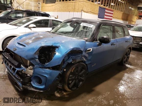 ✅ 2022 MINI Clubman Cooper S • VIN: WMWXJ1C02N2R50396 • Lot: 48298054. Listed on Copart with 19,406 mi. Free auction sales archive from the USA and detailed vehicle history report at DreamBid. Image 1.
