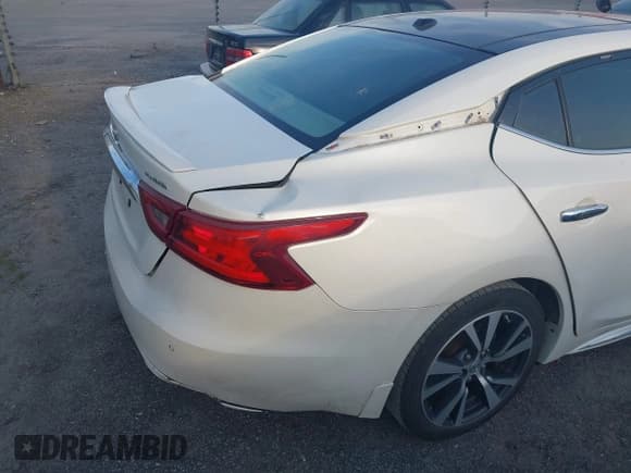 ✅ 2017 Nissan Maxima S • VIN: 1N4AA6AP2HC367322 • Lot: 42012073. Listed on IAAI with 116,497 mi. Free auction sales archive from the USA and detailed vehicle history report at DreamBid. Image 20.