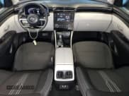 ✅ 2023 Hyundai Tucson SEL • VIN: 5NMJB3AE3PH195726 • Lot: 79835454. Wystawiony na Copart z przebiegiem 52 500 mil. Bezpłatny archiwum sprzedaży aukcyjnych z USA i szczegółowy raport historii pojazdu na DreamBid. Zdjęcie 8.