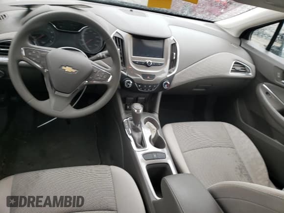 ✅ 2018 Chevrolet Cruze LT • VIN: 1G1BE5SM3J7151374 • Lot: 68614242. Listed on Copart with 24,033 mi. Free auction sales archive from the USA and detailed vehicle history report at DreamBid. Image 8.