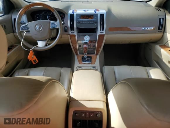 ✅ 2010 Cadillac STS AWD • VIN: 1G6DU6EV9A0138511 • Lot: 81240324. Wystawiony na Copart z przebiegiem 113 493 mil. Bezpłatny archiwum sprzedaży aukcyjnych z USA i szczegółowy raport historii pojazdu na DreamBid. Zdjęcie 8.