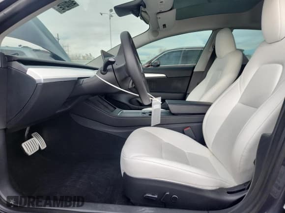 ✅ 2023 Tesla Model 3 Performance • VIN: 5YJ3E1EC2PF711640 • Lot: 90611405. Wystawiony na Copart z przebiegiem 17 038 mil. Bezpłatny archiwum sprzedaży aukcyjnych z USA i szczegółowy raport historii pojazdu na DreamBid. Zdjęcie 7.