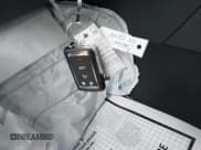 ✅ 2024 Jeep Grand Cherokee Laredo • VIN: 1C4RJKAG3R8529033 • Lot: 41856520. Wystawiony na IAAI z przebiegiem 1 648 mil. Bezpłatny archiwum sprzedaży aukcyjnych z USA i szczegółowy raport historii pojazdu na DreamBid. Zdjęcie 11.