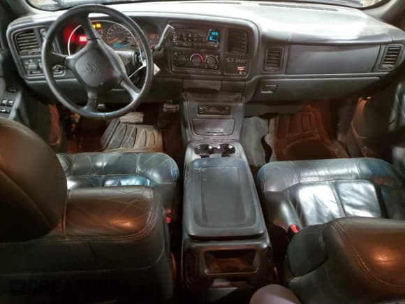 ✅ 2001 Chevrolet Silverado 1500 • VIN: 2GCEK19T811313743 • Лот: 57782165. Опубликован ранее на Copart с пробегом 197 149 миль. Бесплатный доступ к архиву аукционных продаж из США и подробный отчёт об истории автомобиля на DreamBid. Изображение 8.