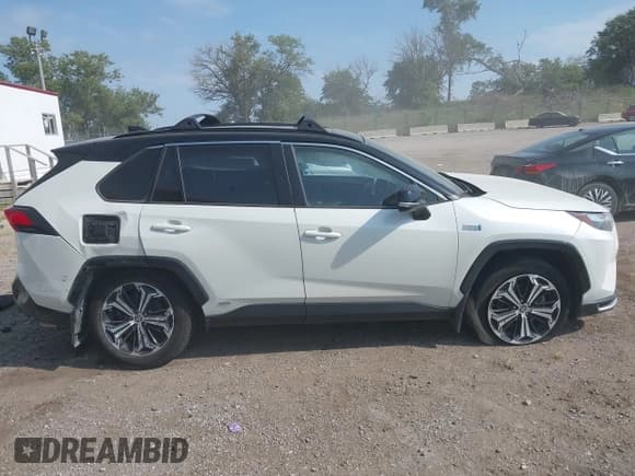 ✅ 2022 Toyota RAV4 XSE • VIN: JTMEB3FV1ND075875 • Лот: 43048040. Опубликован ранее на IAAI с пробегом 41 858 миль. Бесплатный доступ к архиву аукционных продаж из США и подробный отчёт об истории автомобиля на DreamBid. Изображение 13.