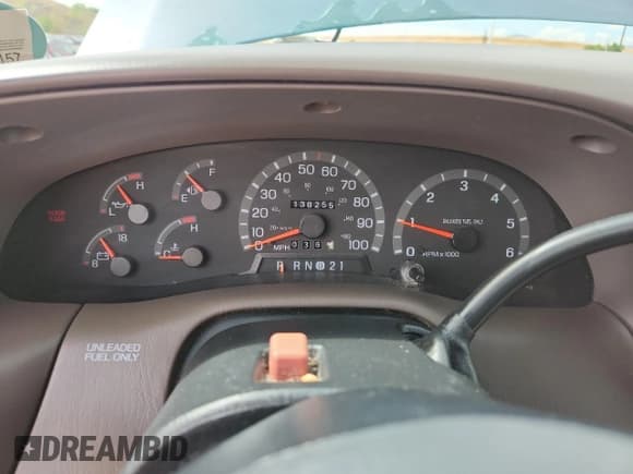 ✅ 1997 Ford F-150 XL • VIN: 1FTDX1869VKB11590 • Lot: 81113915. Wystawiony na Copart z przebiegiem 138 255 mil. Bezpłatny archiwum sprzedaży aukcyjnych z USA i szczegółowy raport historii pojazdu na DreamBid. Zdjęcie 9.