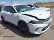 2024 Dodge Hornet R/T z VIN ZACPDFCWXR3A30157, wystawiony jako IAAI lot #42201097 z przebiegiem 21 854 mil mil oraz . Historia ofert i sprzedaży dostępna na DreamBid. Obrazek 1.