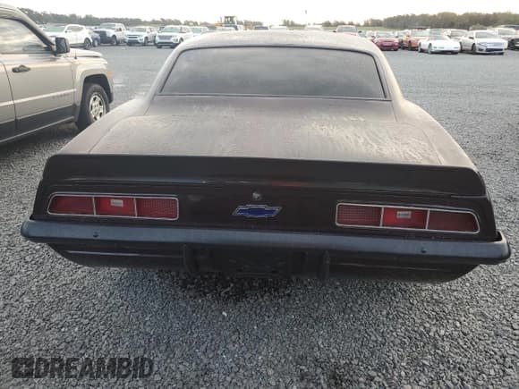 ✅ 1969 Chevrolet Camaro • VIN: 124379L517499 • Lot: 77064164. Wystawiony na Copart z przebiegiem 87 953 mil. Bezpłatny archiwum sprzedaży aukcyjnych z USA i szczegółowy raport historii pojazdu na DreamBid. Zdjęcie 6.