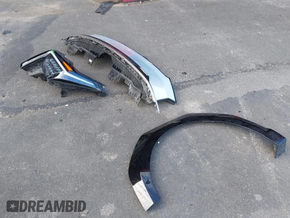 ✅ 2024 Kia EV9 GT-Line • VIN: KNDAEFS53R6027916 • Lot: 43741747. Wystawiony na IAAI z przebiegiem 40 442 mil. Bezpłatny archiwum sprzedaży aukcyjnych z USA i szczegółowy raport historii pojazdu na DreamBid. Zdjęcie 12.