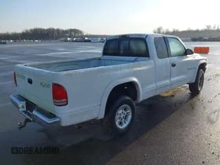 ✅ 1998 Dodge Dakota SLT • VIN: 1B7GG22X2WS519726 • Lot: 42003437. Wystawiony na IAAI z przebiegiem 213 998 mil. Bezpłatny archiwum sprzedaży aukcyjnych z USA i szczegółowy raport historii pojazdu na DreamBid. Zdjęcie 4.