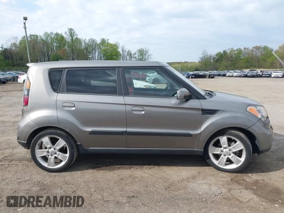 ✅ 2010 Kia Soul + • VIN: KNDJT2A27A7177760 • Lot: 42006882. Listed on IAAI with 127,142 mi. Free auction sales archive from the USA and detailed vehicle history report at DreamBid. Image 13.