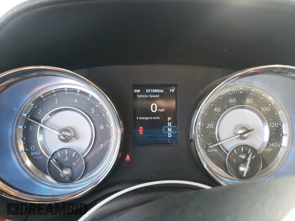 ✅ 2012 Chrysler 300 Limited • VIN: 2C3CCACG4CH249926 • Lot: 82589595. Listed on Copart with 221,680 mi. Free auction sales archive from the USA and detailed vehicle history report at DreamBid. Image 9.