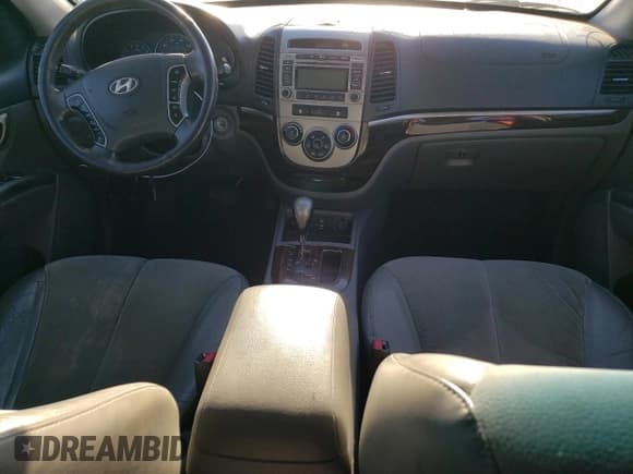 ✅ 2012 Hyundai Santa Fe SE • VIN: 5XYZH4AG5CG122256 • Lot: 80942864. Listed on Copart with 191,971 mi. Free auction sales archive from the USA and detailed vehicle history report at DreamBid. Image 8.