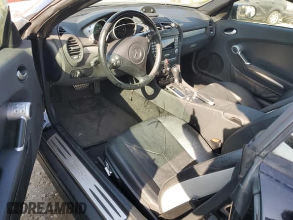 ✅ 2006 Mercedes-Benz SLK 280 • VIN: WDBWK54F86F093841 • Lot: 69092934. Wystawiony na Copart z przebiegiem 161 183 mil. Bezpłatny archiwum sprzedaży aukcyjnych z USA i szczegółowy raport historii pojazdu na DreamBid. Zdjęcie 8.