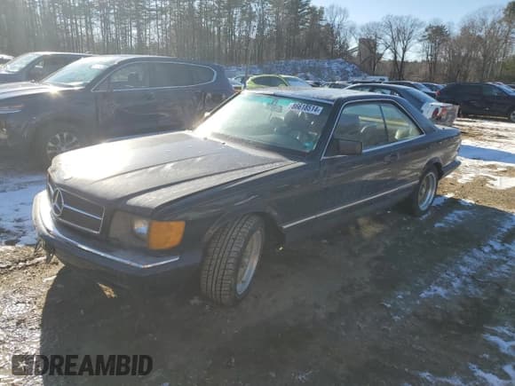 ✅ 1985 Mercedes-Benz 500 • VIN: WDBCA44D5FA143302 • Lot: 86618514. Wystawiony na Copart z przebiegiem 115 565 mil. Bezpłatny archiwum sprzedaży aukcyjnych z USA i szczegółowy raport historii pojazdu na DreamBid. Zdjęcie 1.