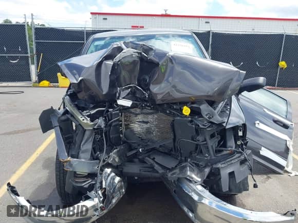 2024 Ram 1500 SLT z VIN 1C6RR6GG9RS135957, wystawiony jako IAAI lot #42376753 z przebiegiem 28 240 mil mil oraz . Historia ofert i sprzedaży dostępna na DreamBid. Obrazek 11.