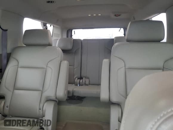 ✅ 2017 Chevrolet Suburban LT • VIN: 1GNSKHKC8HR271959 • Lot: 81591794. Wystawiony na Copart z przebiegiem 148 021 mil. Bezpłatny archiwum sprzedaży aukcyjnych z USA i szczegółowy raport historii pojazdu na DreamBid. Zdjęcie 10.