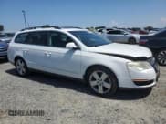 ✅ 2008 Volkswagen Passat Komfort • VIN: WVWLK73C48E036617 • Лот: 54848395. Опубликован ранее на Copart с пробегом 140 424 миль. Бесплатный доступ к архиву аукционных продаж из США и подробный отчёт об истории автомобиля на DreamBid. Изображение 4.