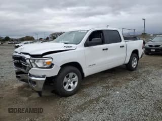 ✅ 2023 Ram 1500 Big Horn • VIN: 1C6RREFG2PN607813 • Lot: 48375125. Wystawiony na Copart z przebiegiem 35 093 mil. Bezpłatny archiwum sprzedaży aukcyjnych z USA i szczegółowy raport historii pojazdu na DreamBid. Zdjęcie 1.