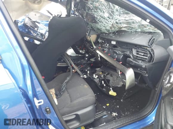 ✅ 2018 Toyota C-HR XLE • VIN: NMTKHMBX3JR025328 • Lot: 43370366. Listed on IAAI with Not provided. Free auction sales archive from the USA and detailed vehicle history report at DreamBid. Image 5.