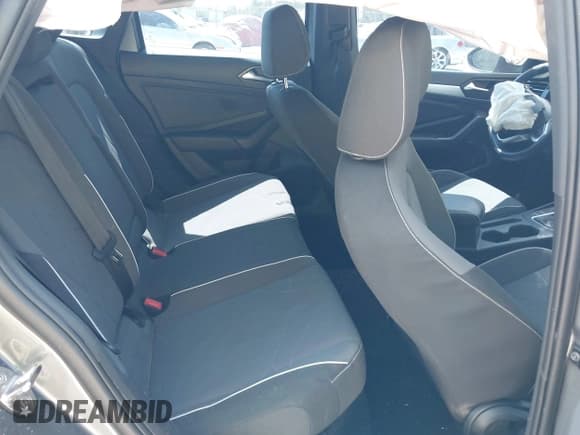 ✅ 2025 Volkswagen Jetta Sport • VIN: 3VWBX7BU8SM051935 • Лот: 43264339. Опубликован ранее на IAAI с пробегом 9 787 миль. Бесплатный доступ к архиву аукционных продаж из США и подробный отчёт об истории автомобиля на DreamBid. Изображение 8.