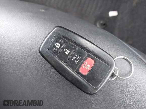 ✅ 2021 Toyota Prius LE • VIN: JTDKAMFP5M3181120 • Лот: 41623588. Опубликован ранее на IAAI с пробегом 83 809 миль. Бесплатный доступ к архиву аукционных продаж из США и подробный отчёт об истории автомобиля на DreamBid. Изображение 11.