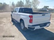 ✅ 2022 Chevrolet Silverado 1500 RST • VIN: 3GCUDEEDXNG634773 • Lot: 43339956. Wystawiony na IAAI z przebiegiem 77 414 mil. Bezpłatny archiwum sprzedaży aukcyjnych z USA i szczegółowy raport historii pojazdu na DreamBid. Zdjęcie 3.