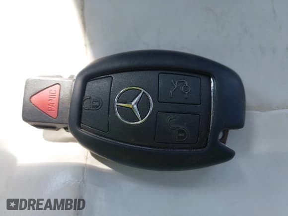 ✅ 2019 Mercedes-Benz GLC 300 • VIN: WDC0G4KB6KV127921 • Lot: 42955720. Wystawiony na IAAI z przebiegiem 105 408 mil. Bezpłatny archiwum sprzedaży aukcyjnych z USA i szczegółowy raport historii pojazdu na DreamBid. Zdjęcie 11.