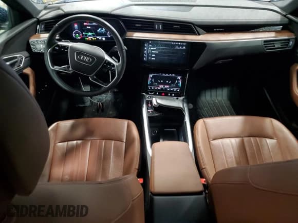 ✅ 2022 Audi e-tron Premium Plus • VIN: WA1LAAGE4NB006634 • Lot: 84389824. Listed on Copart with 48,516 mi. Free auction sales archive from the USA and detailed vehicle history report at DreamBid. Image 8.