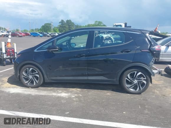 ✅ 2023 Chevrolet Bolt EV 2LT • VIN: 1G1FX6S07P4184466 • Lot: 42210549. Wystawiony na IAAI z przebiegiem 41 446 mil. Bezpłatny archiwum sprzedaży aukcyjnych z USA i szczegółowy raport historii pojazdu na DreamBid. Zdjęcie 14.
